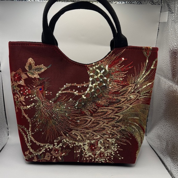🦚 NEW Elegant Embroidered Peacock Tote Bag – Red & Gold 🦚 - Picture 2 of 4